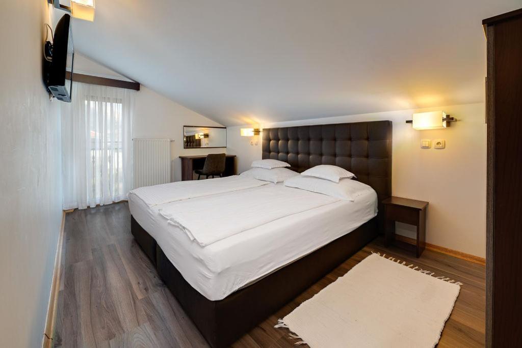 Bed & Breakfast Dosen II บัชกา ภายนอก รูปภาพ